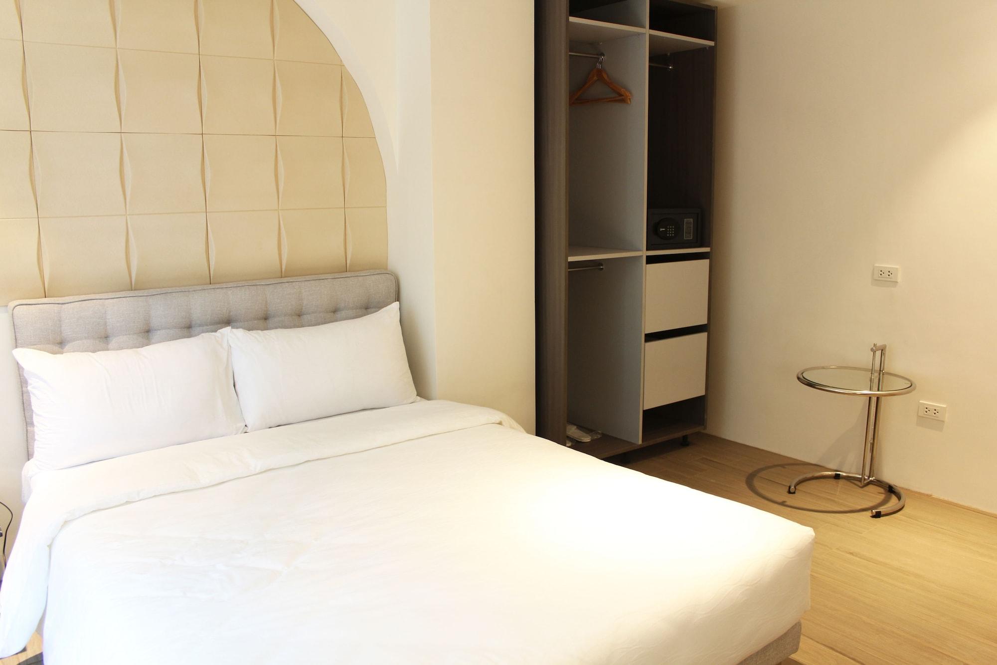 City Park Hotel Residences Тагуиг Екстериор снимка