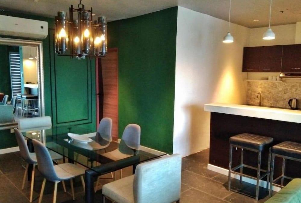 City Park Hotel Residences Тагуиг Екстериор снимка