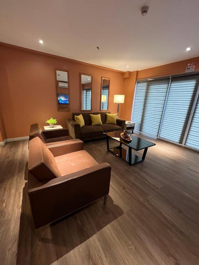 City Park Hotel Residences Тагуиг Екстериор снимка