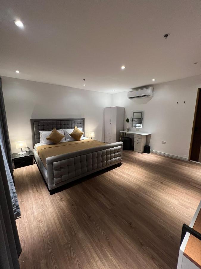 City Park Hotel Residences Тагуиг Екстериор снимка