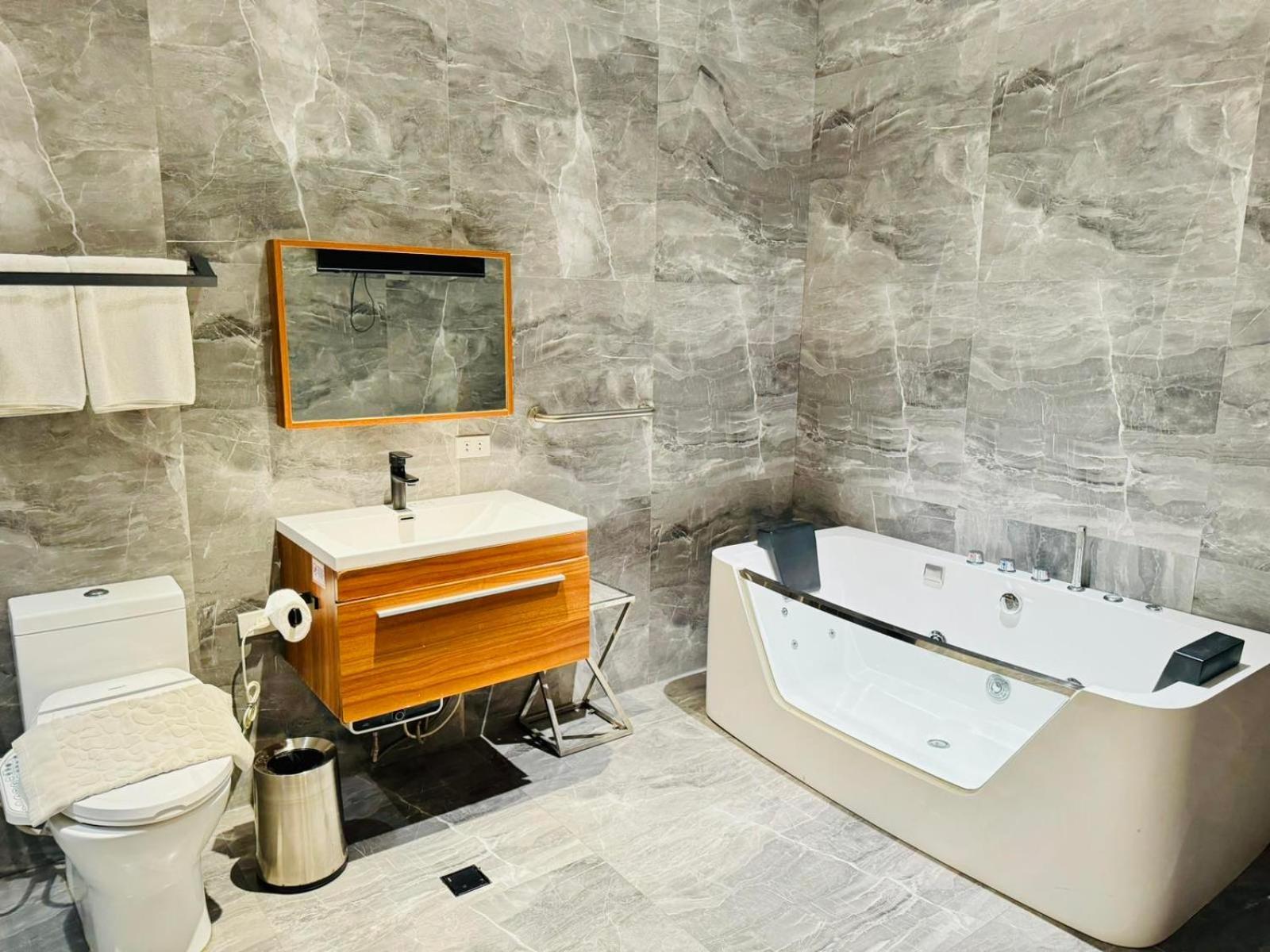 City Park Hotel Residences Тагуиг Екстериор снимка