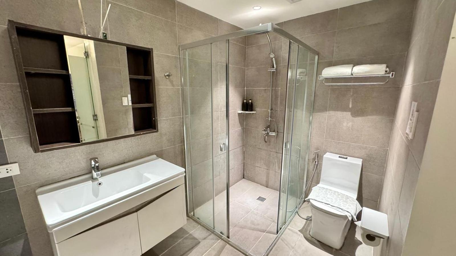 City Park Hotel Residences Тагуиг Екстериор снимка