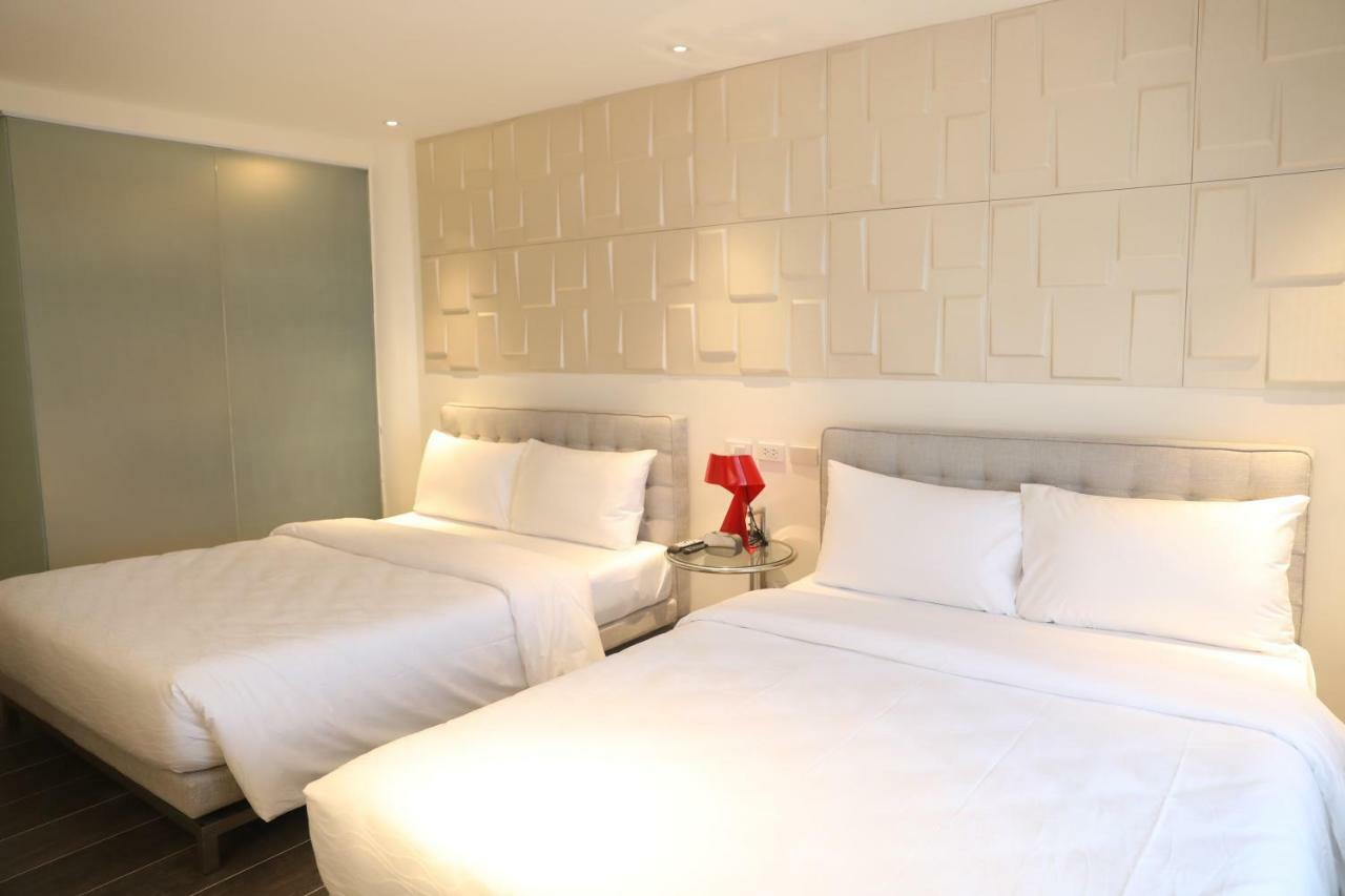 City Park Hotel Residences Тагуиг Екстериор снимка