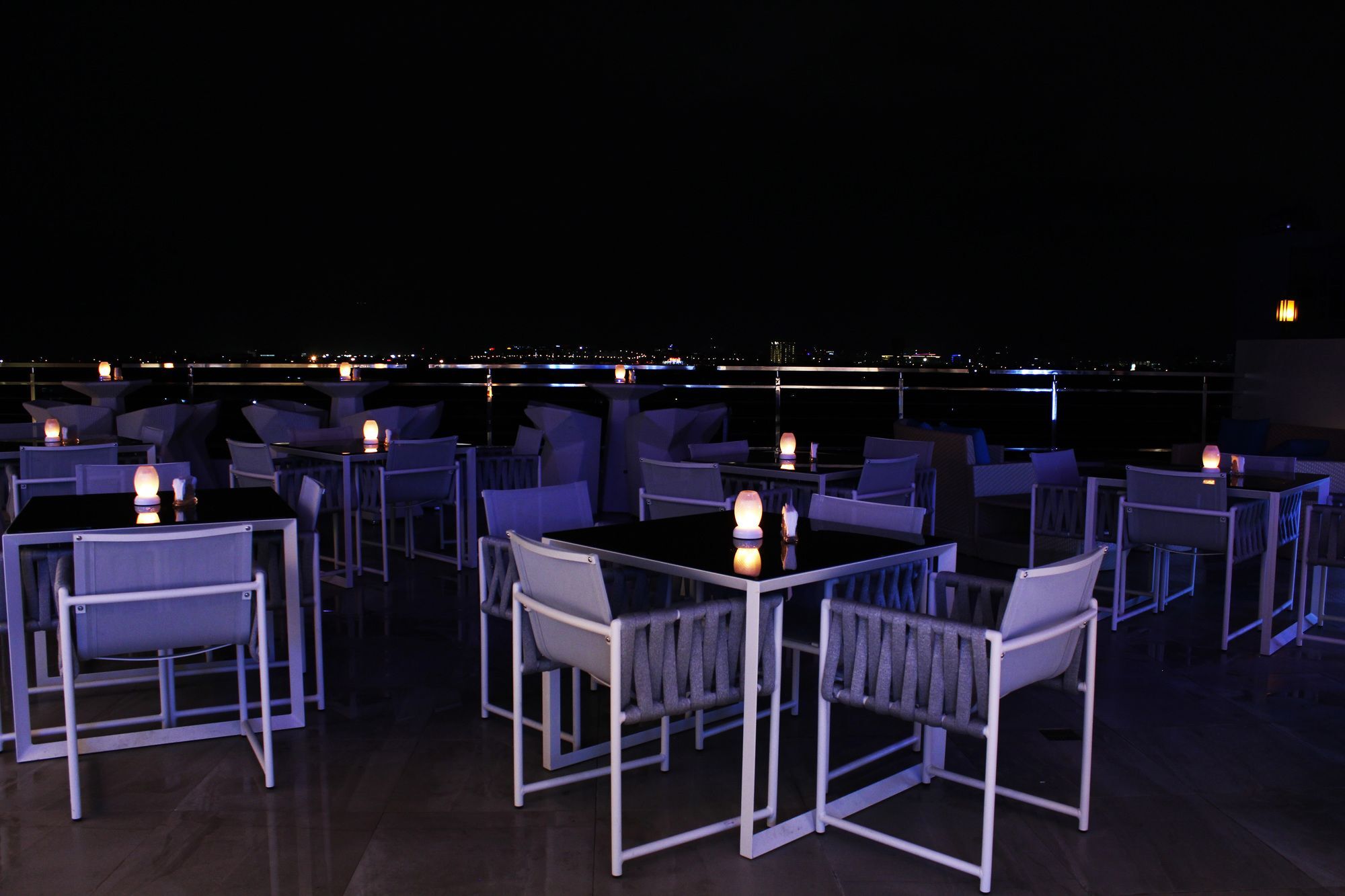 City Park Hotel Residences Тагуиг Екстериор снимка